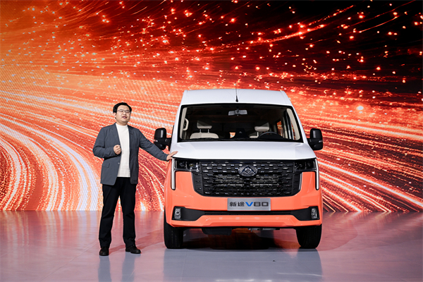 跑得猛、花得少、养得省、全场景！“全场景高价值轻客”上汽大通新途V80 9AT荣耀上市，全面高人一档
