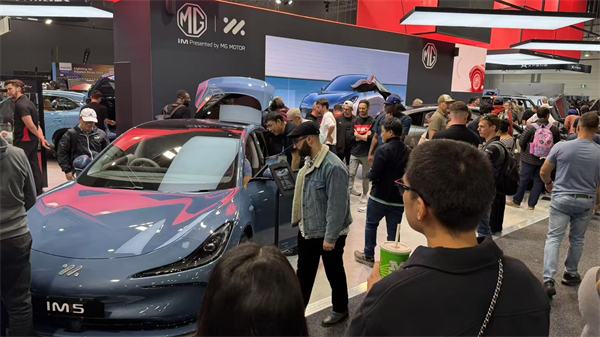 智己汽车正式登陆澳大利亚，双车闪耀墨尔本车展